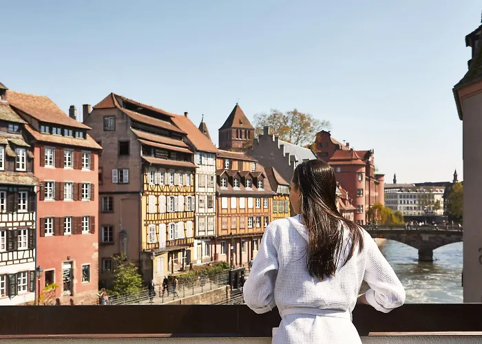 & Regent Petite France By Collection 5* ストラスブール